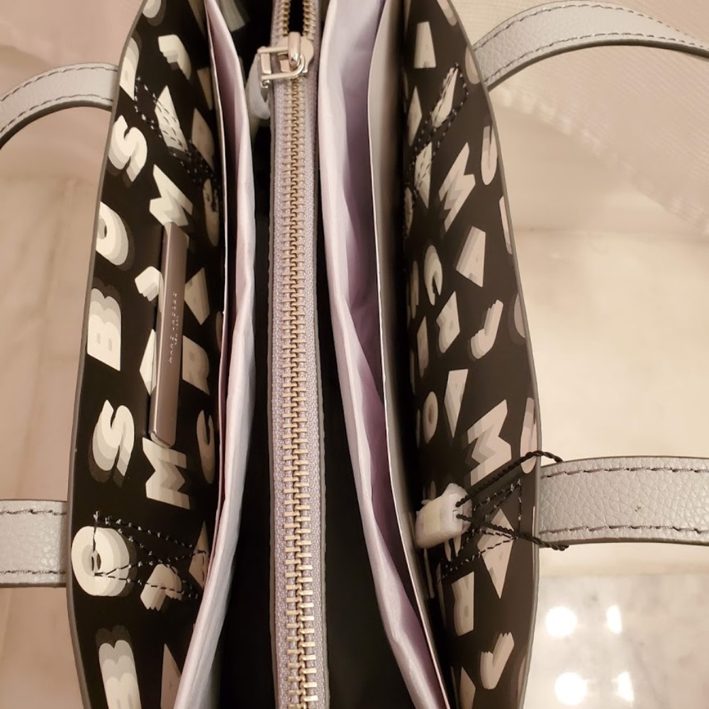 🔥👑🔥 NWT Authentic Marc Jacobs Repeat Tote - Picture 5 of 8
